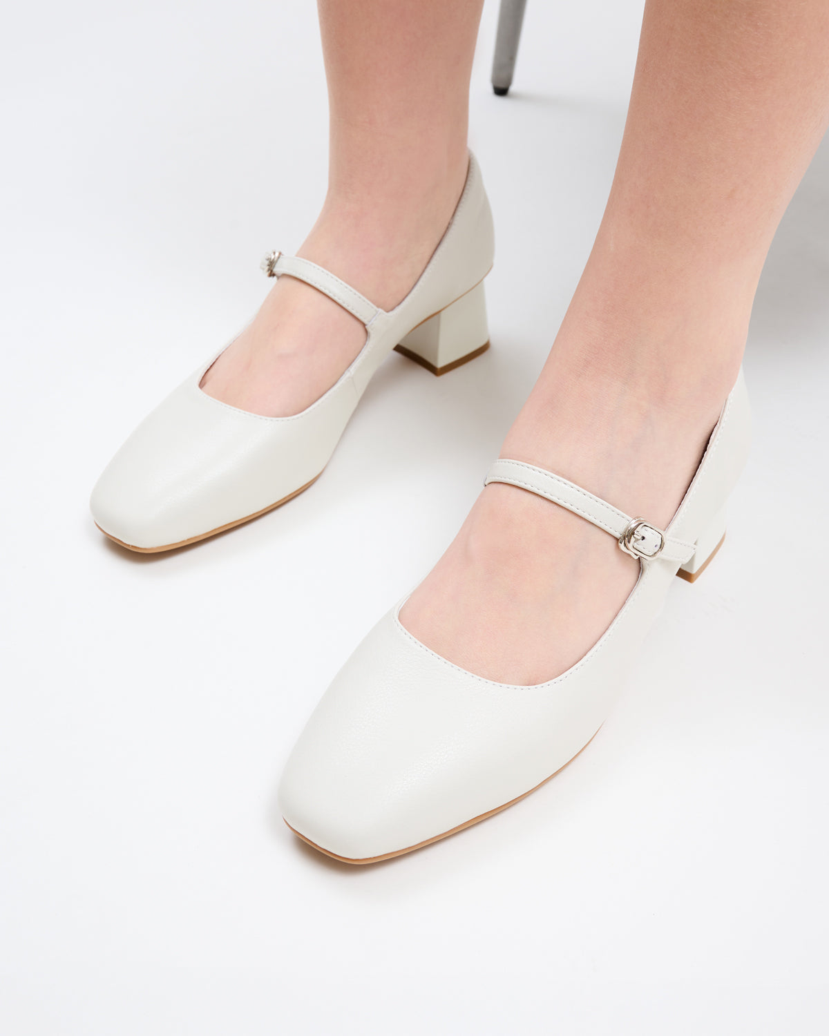 #color_ivory
